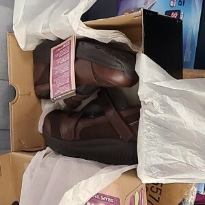 Hyperactive Shape Ups Skechers Brown